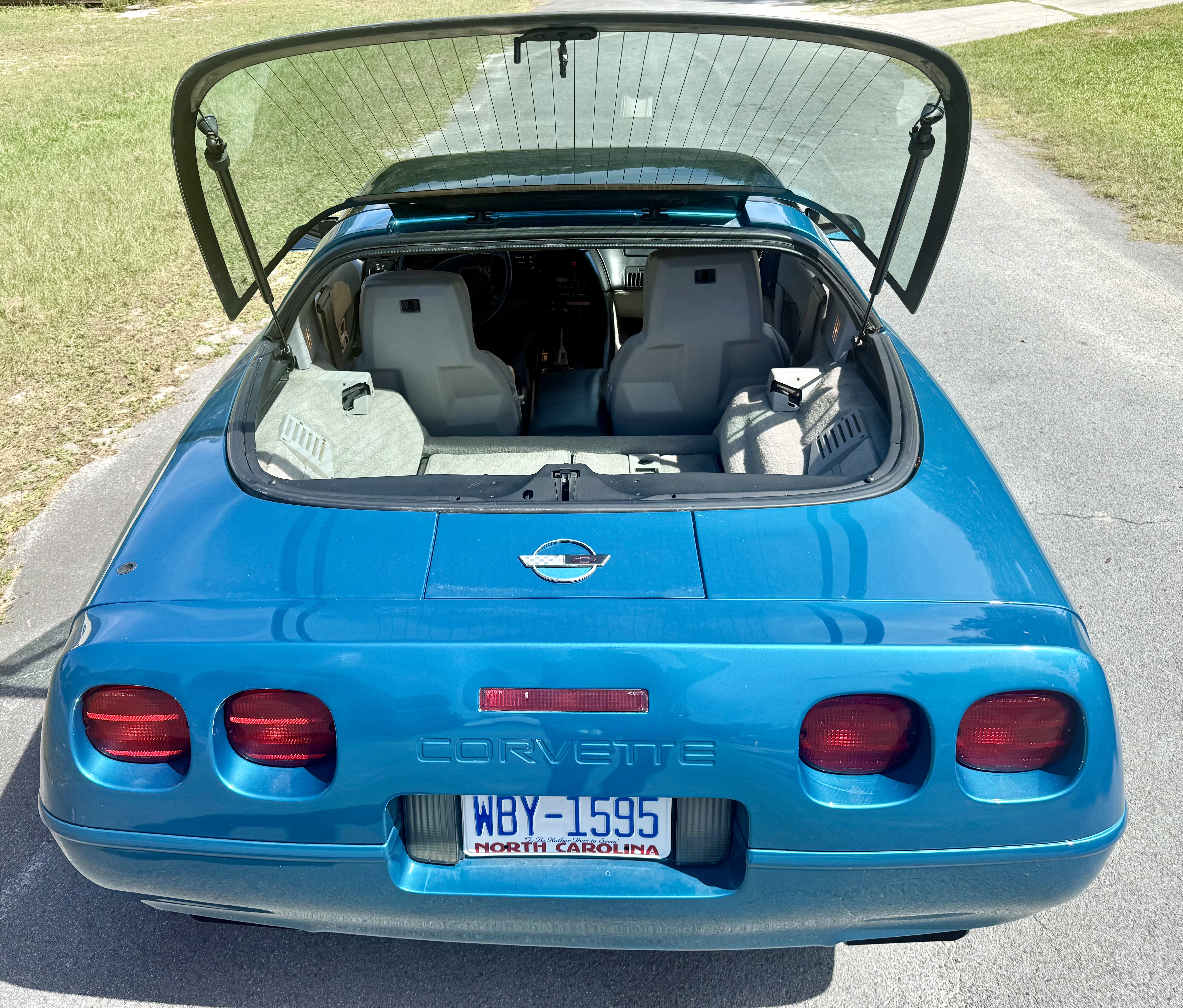 Used 1992 Chevrolet Corvette Coupe RWD image 12