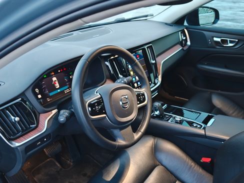 Used 2023 Volvo S60 T8 Plus image 16