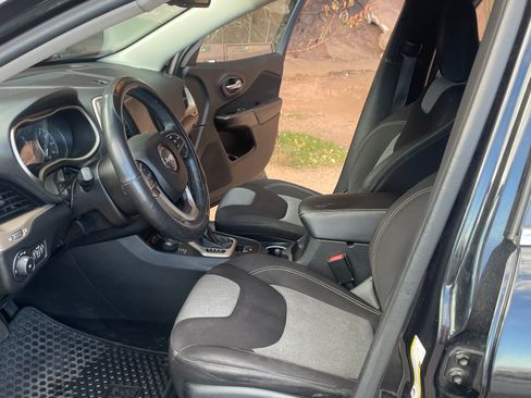 Used 2014 Jeep Cherokee Latitude w/ Cold Weather Group image 10