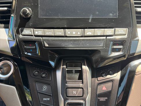 Used 2018 Honda Odyssey Elite image 15