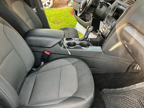 Used 2019 Ford Explorer XLT w/ Equipment Group 201A FWD image 13