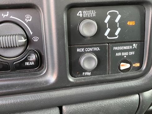 Used 2002 Chevrolet Silverado 1500 LT image 17