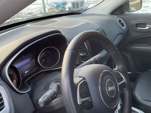 Used 2018 Jeep Compass Latitude w/ Popular Equipment Group image 14