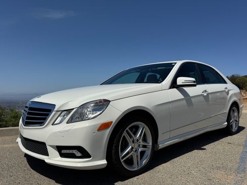 Used 2011 Mercedes-Benz E 550 Sedan image 9