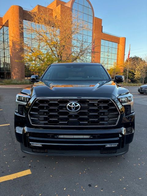 Used 2023 Toyota Sequoia Platinum AWD/4WD image 5