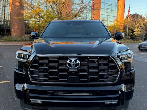 Used 2023 Toyota Sequoia Platinum image 5