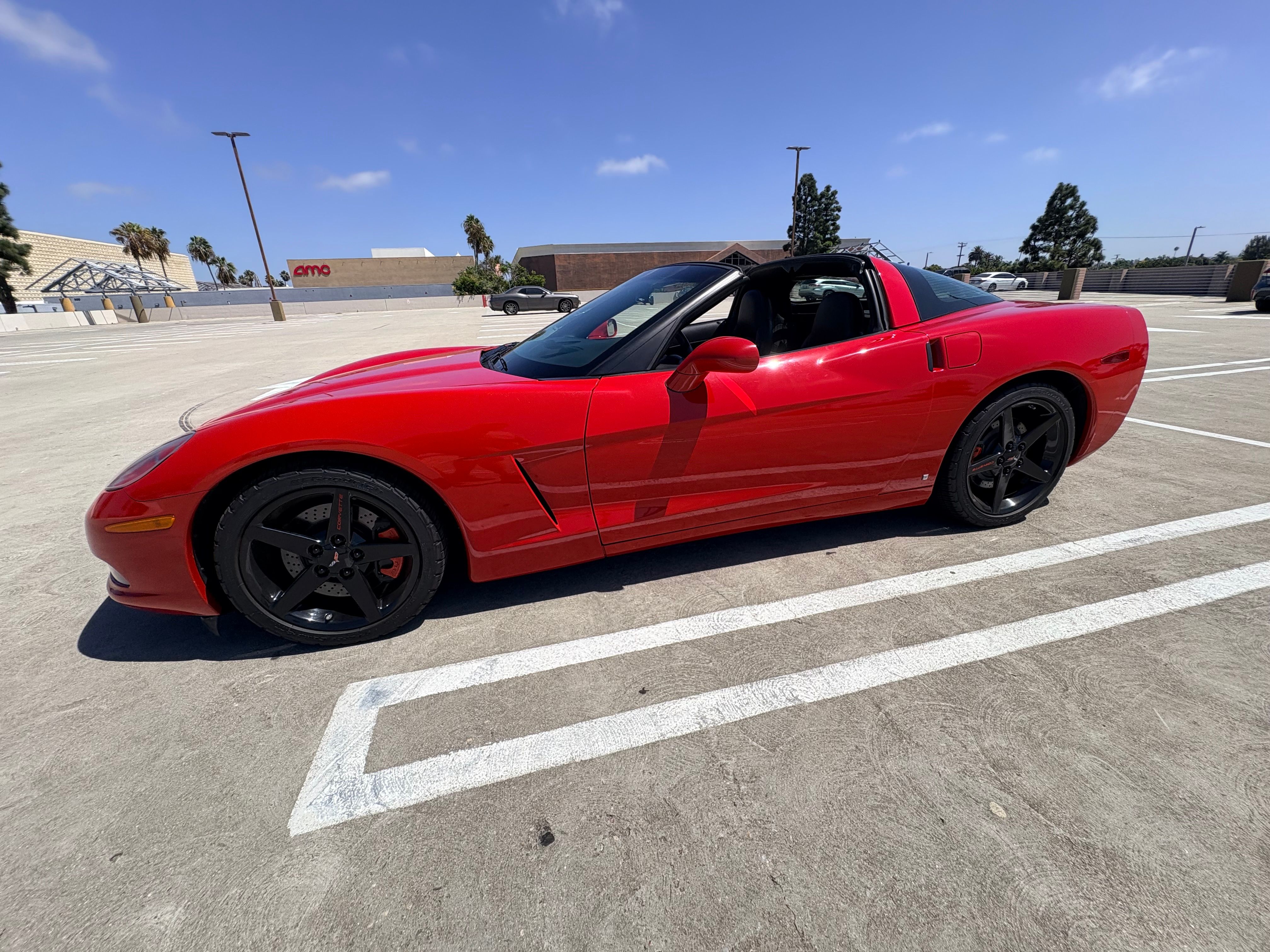 Used 2007 Chevrolet Corvette Coupe w/ Preferred Equipment Group RWD image 23