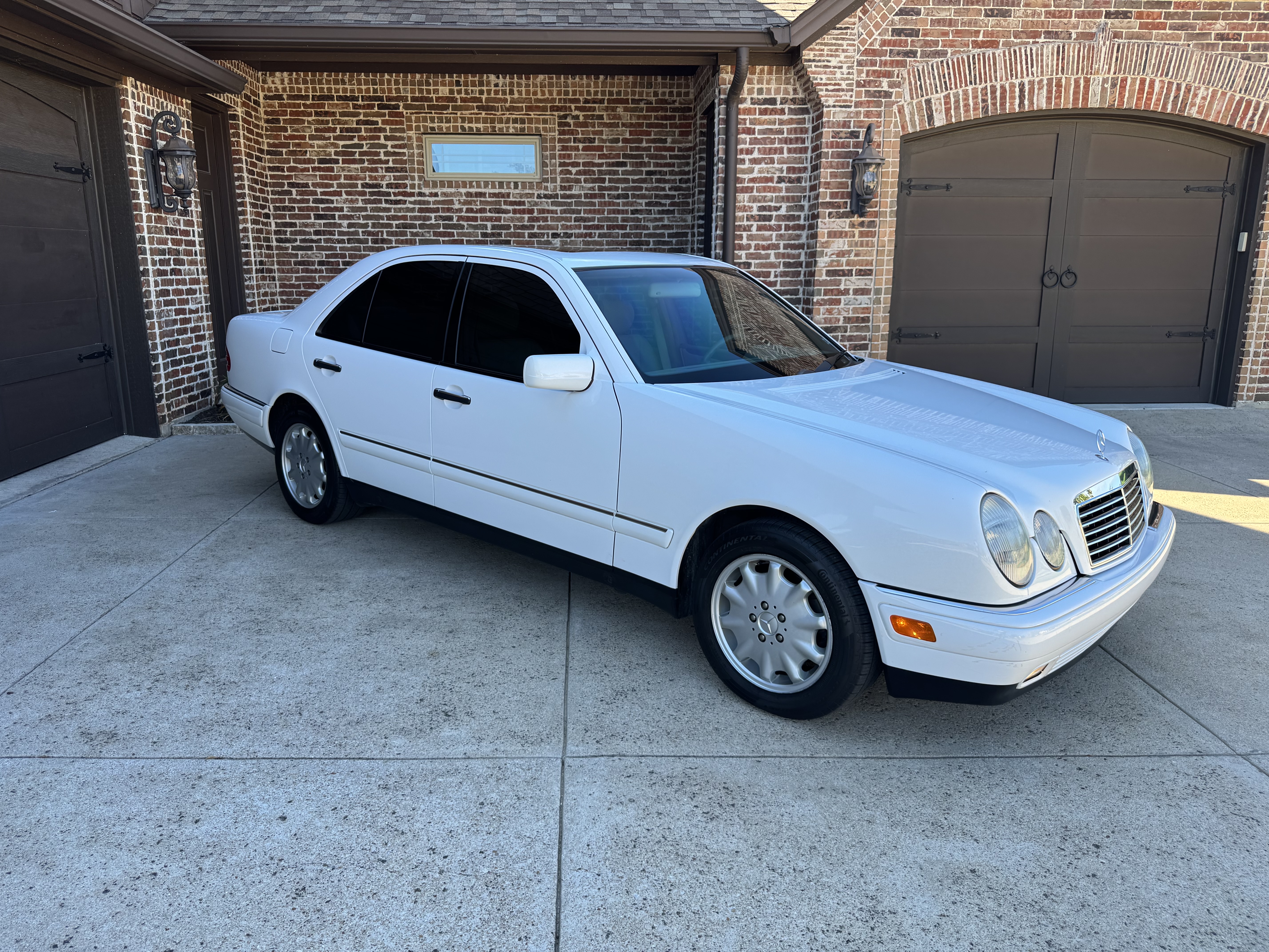 Used 1998 Mercedes-Benz E 320 Sedan image 12