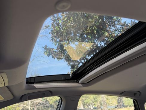 Used 2020 Honda Accord Touring image 16