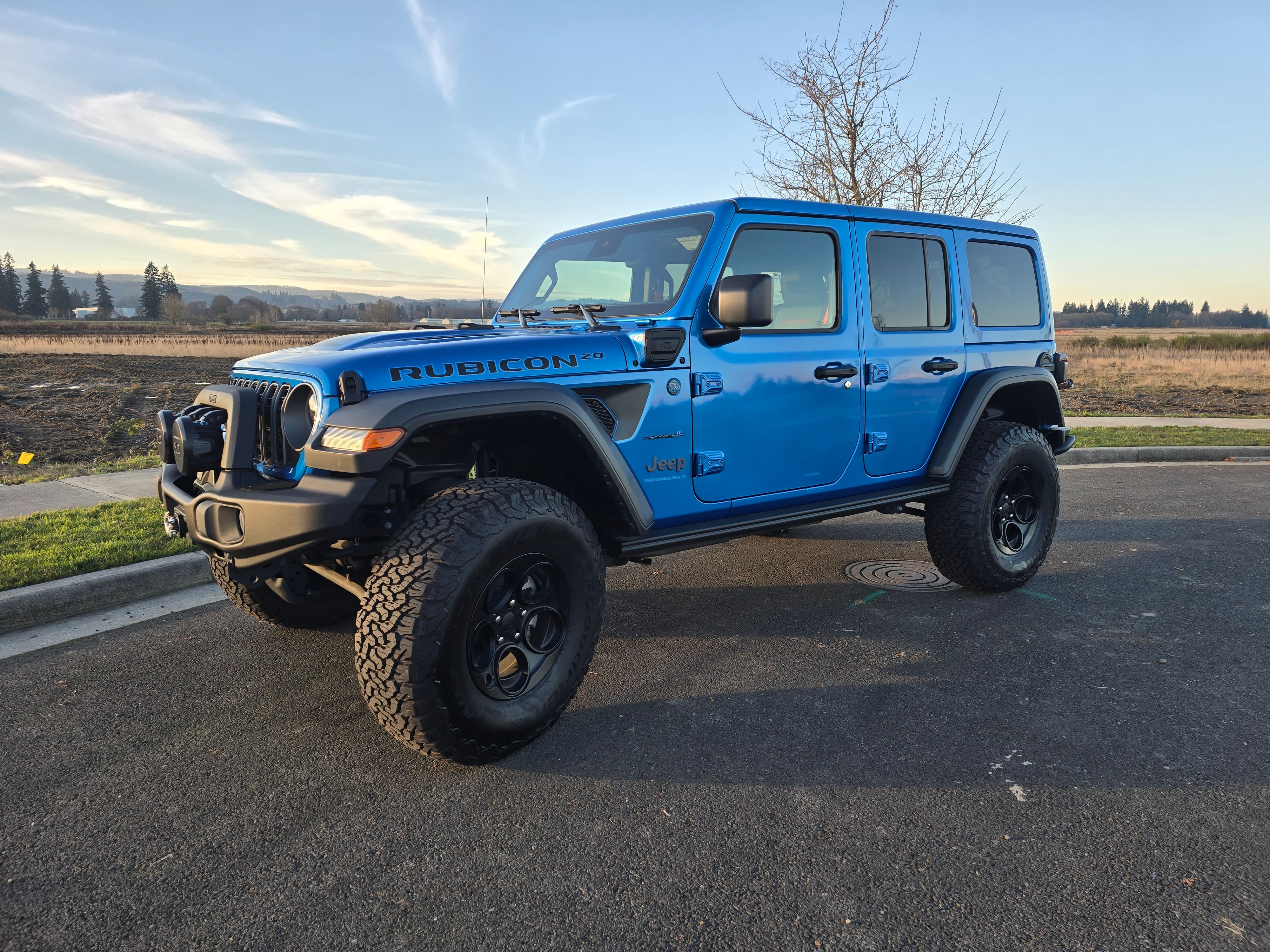 Used 2023 Jeep Wrangler Unlimited Rubicon 4xe AWD/4WD image 2