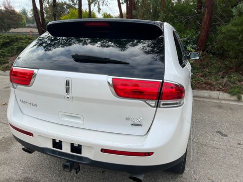 Used 2014 Lincoln MKX AWD w/ Equipment Group 101A image 12