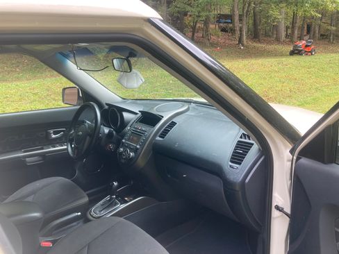 Used 2013 Kia Soul + w/ Audio Pkg image 8