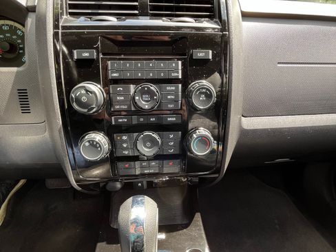 Used 2010 Ford Escape Limited AWD/4WD image 12