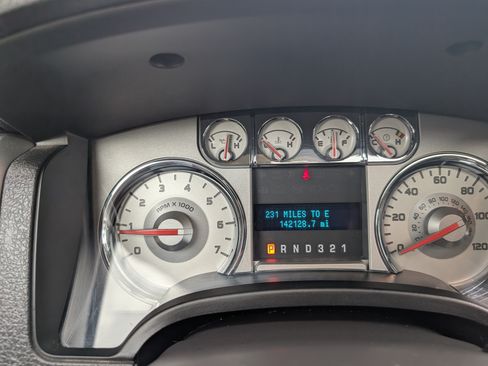 Used 2010 Ford F150 Lariat image 12