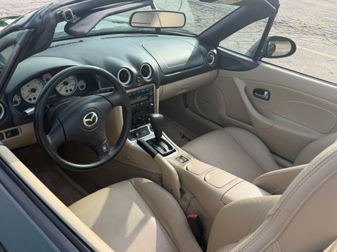 Used 2003 MAZDA MX-5 Miata LS RWD image 9