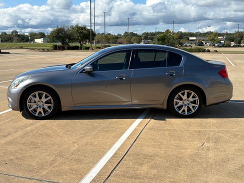 Used 2012 INFINITI G37 Journey w/ Premium Pkg image 1