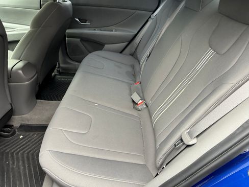 Used 2022 Hyundai Elantra SEL w/ Preferred Accessory Package image 5