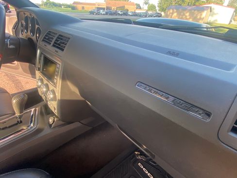 Used 2013 Dodge Challenger R/T RWD image 19