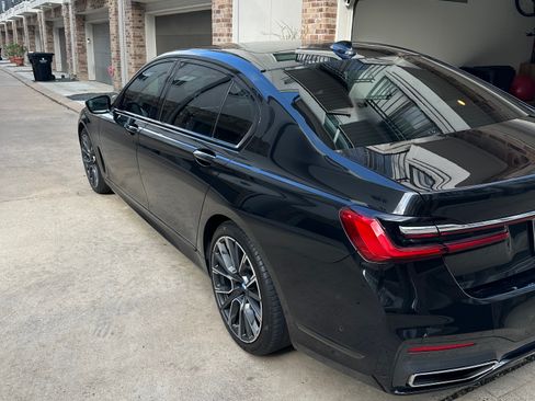 Used 2020 BMW 740i w/ M Sport Package image 2