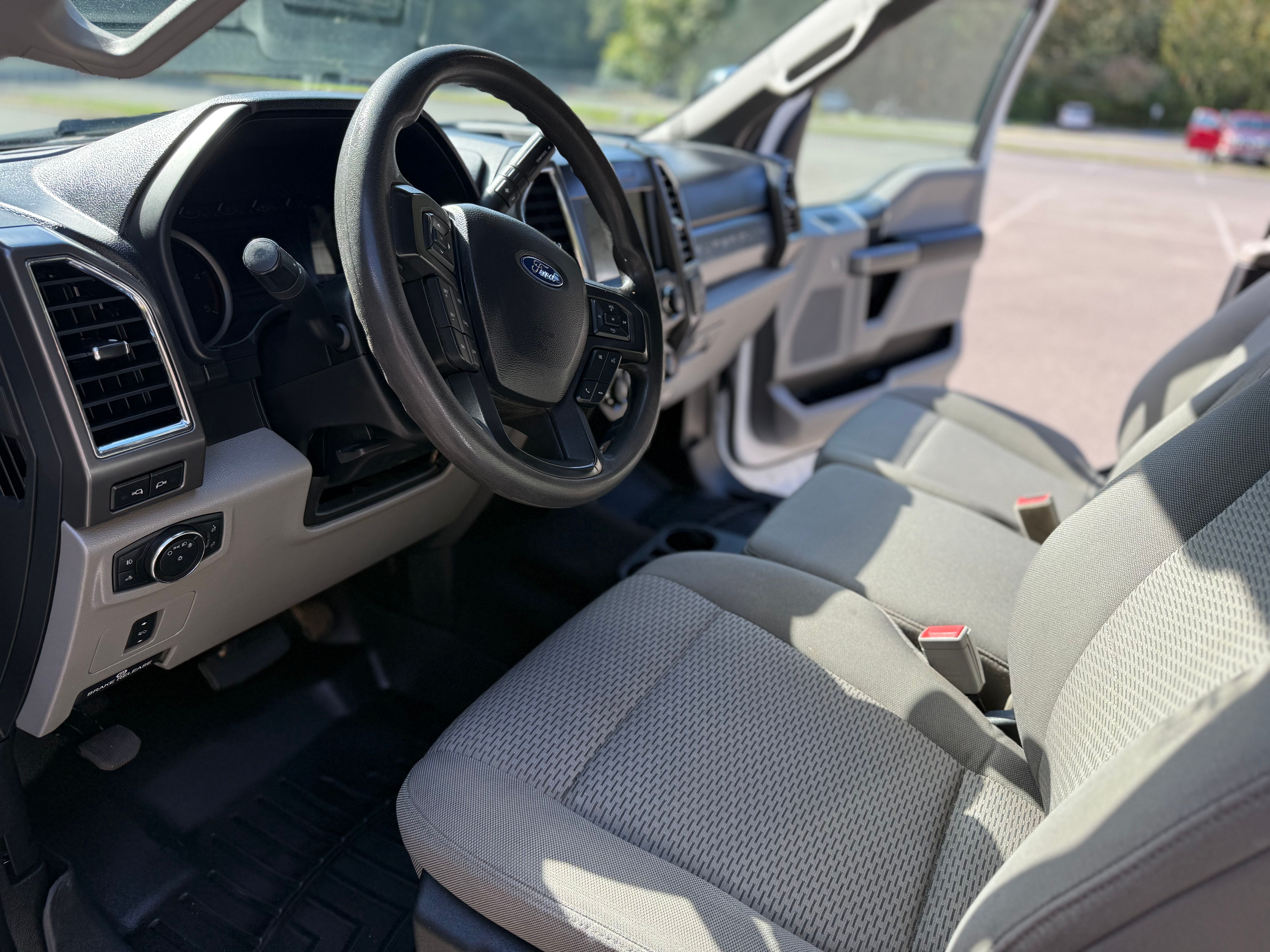 Used 2018 Ford F250 XLT w/ XLT Premium Package AWD/4WD image 11