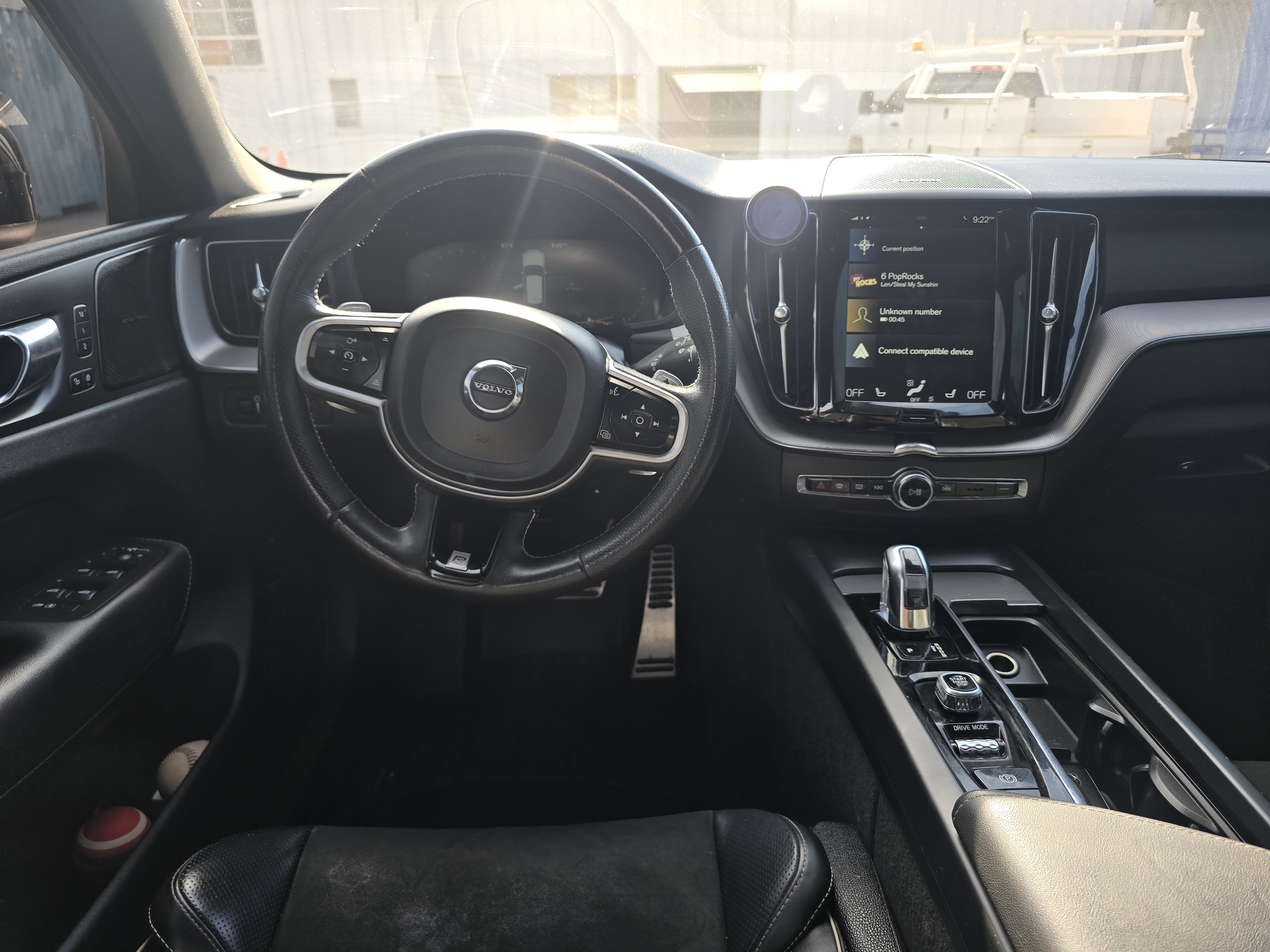 Used 2019 Volvo XC60 T8 R-Design w/ Advanced Package AWD/4WD image 6