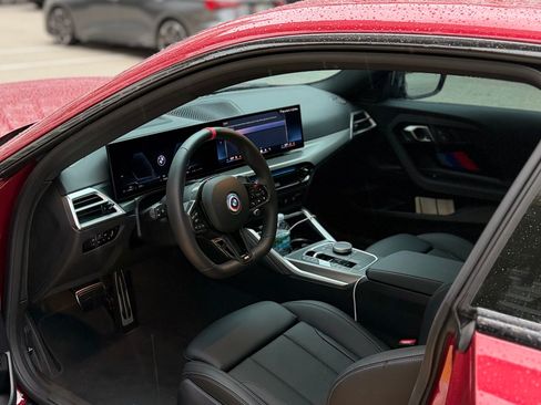 Used 2025 BMW 230i Coupe w/ M Sport Package RWD image 11