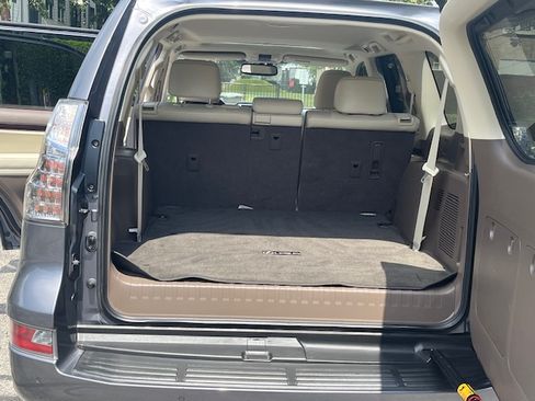 Used 2015 Lexus GX 460 w/ Premium Package image 22