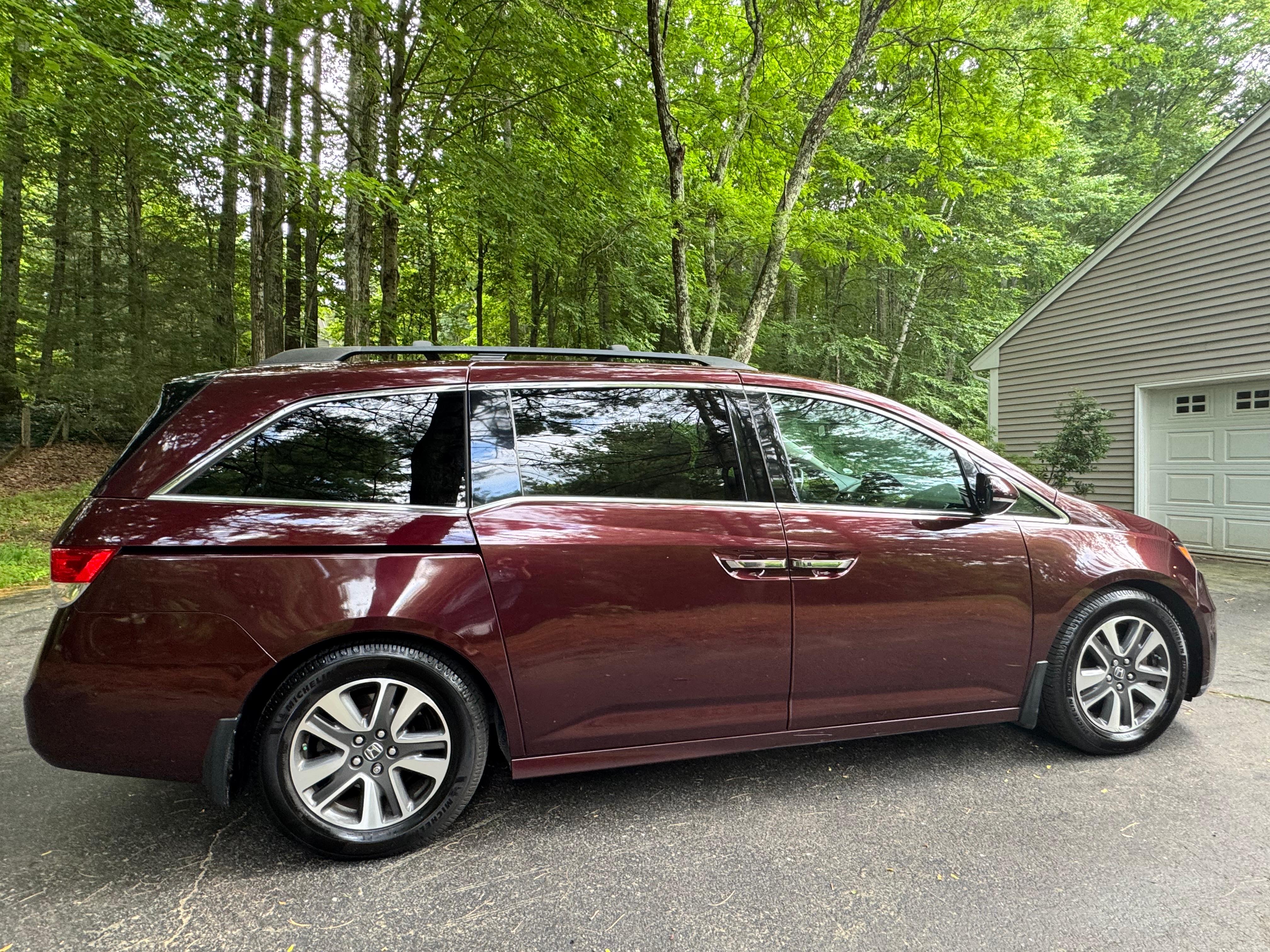 Used 2014 Honda Odyssey Touring Elite image 4