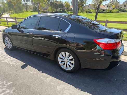 Used 2015 Honda Accord EX image 5