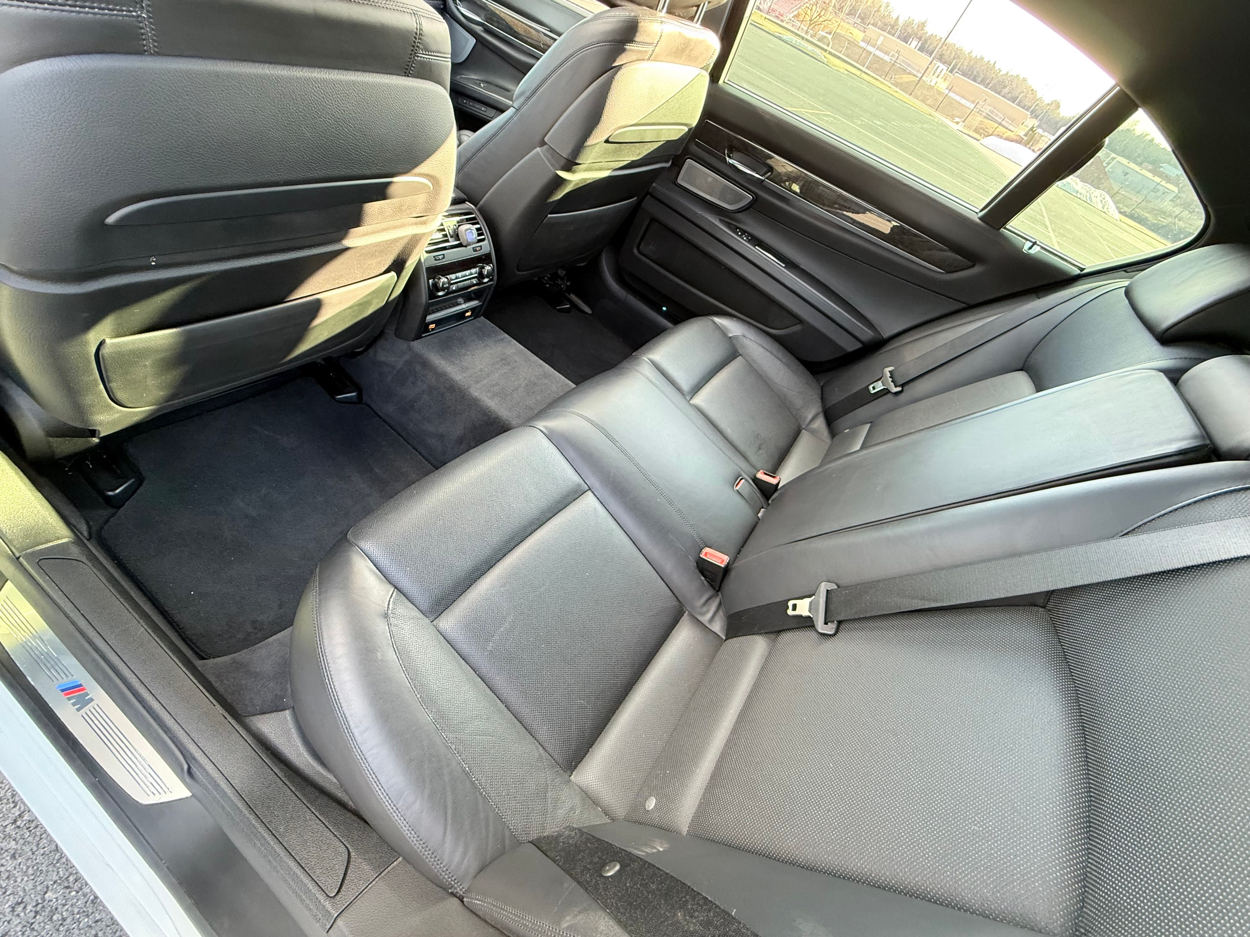 Used 2013 BMW 750Li xDrive AWD/4WD image 19