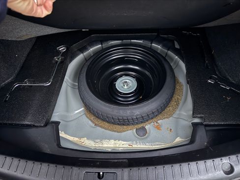 Used 2013 MAZDA MAZDA3 i Touring w/ Preferred Equipment Pkg image 20