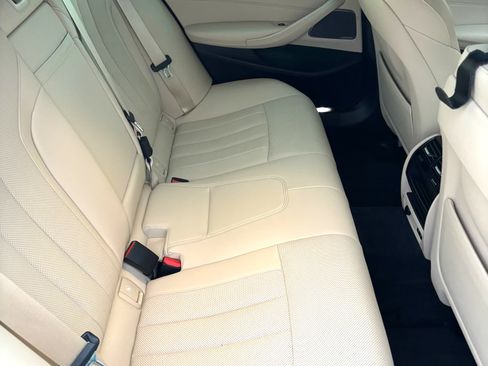 Used 2021 BMW 530i w/ Premium Package RWD image 6