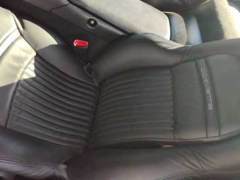 Used 1998 Chevrolet Corvette Coupe w/ Roof Pkg image 10