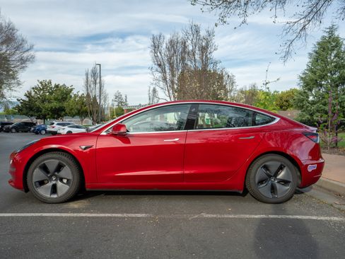 Used 2018 Tesla Model 3 Long Range image 8