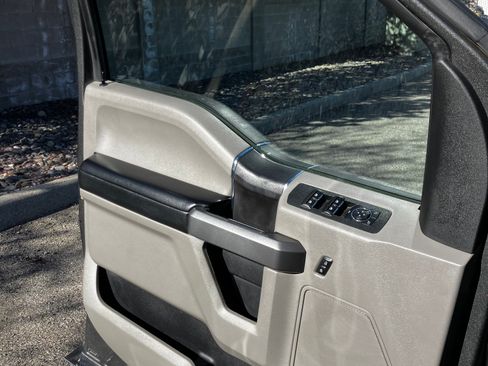 Used 2018 Ford F150 XLT image 6