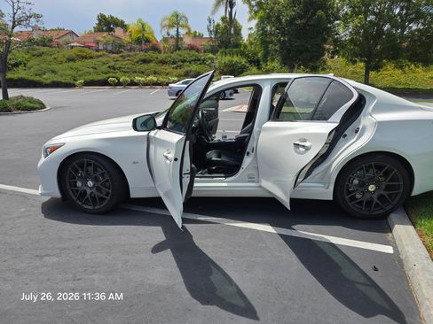 Used 2014 INFINITI Q50 w/ Deluxe Touring Package RWD image 19