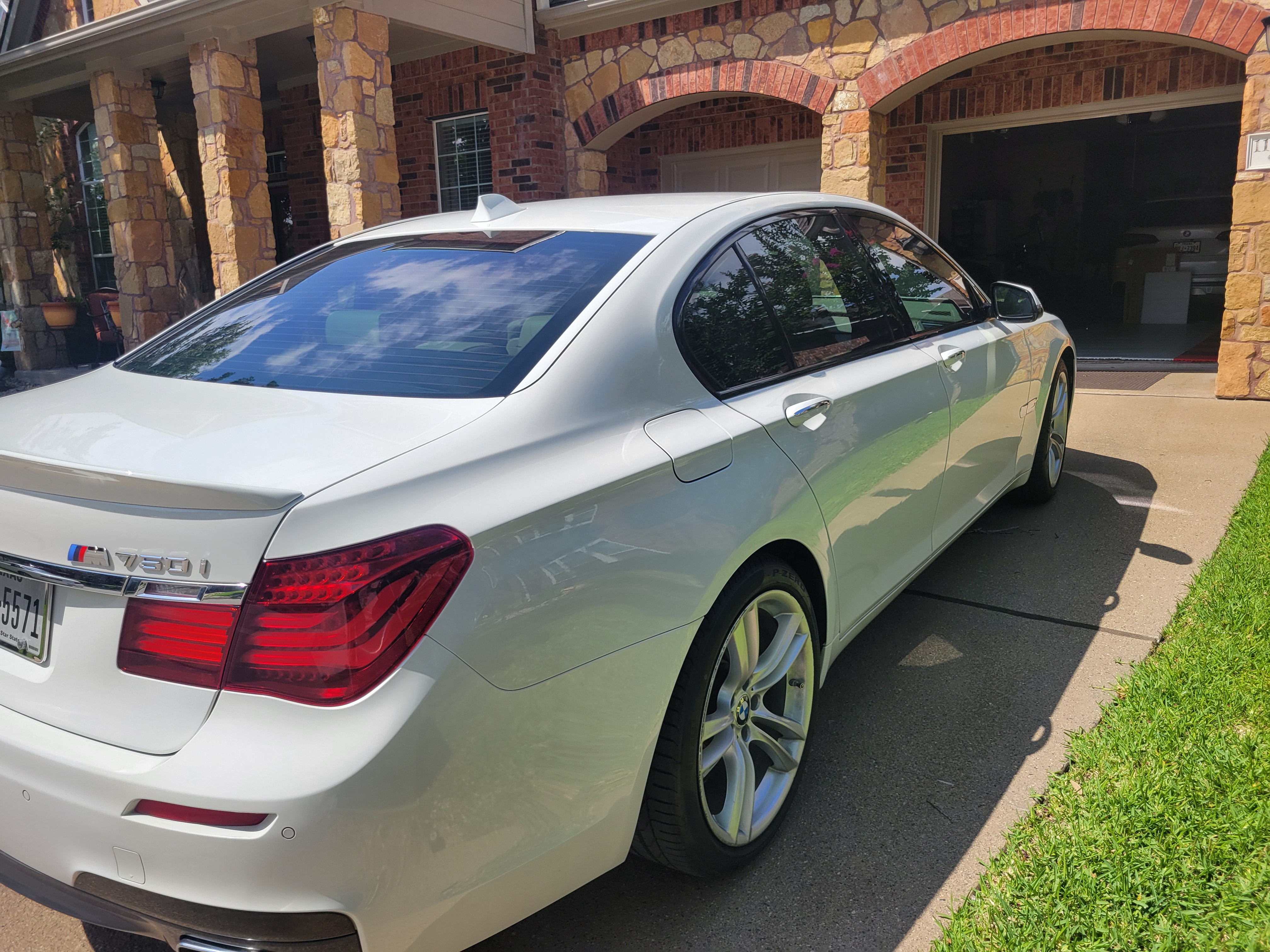 Used 2014 BMW 750i RWD image 5