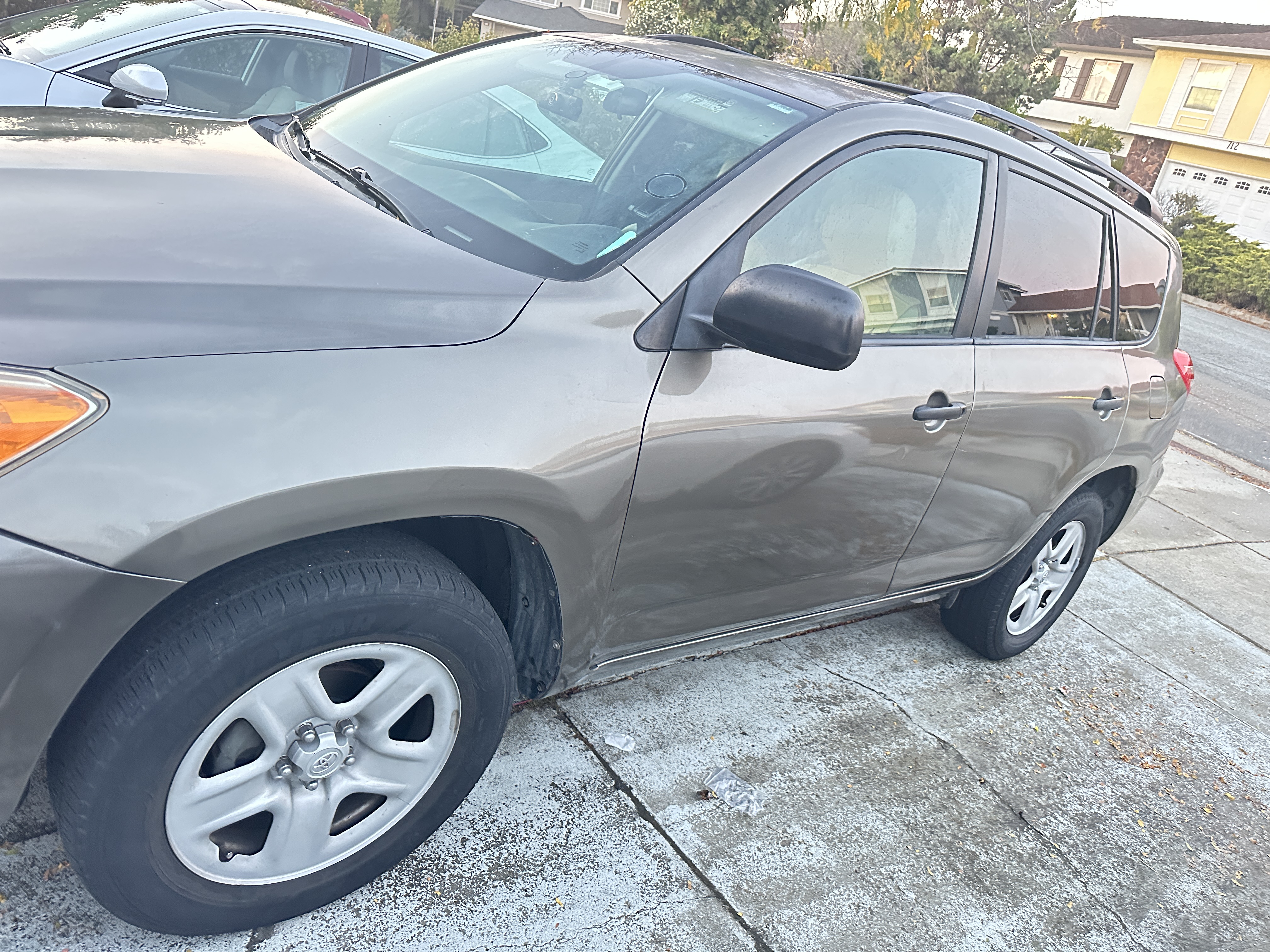 Used 2012 Toyota RAV4 FWD w/ Value Pkg image 2