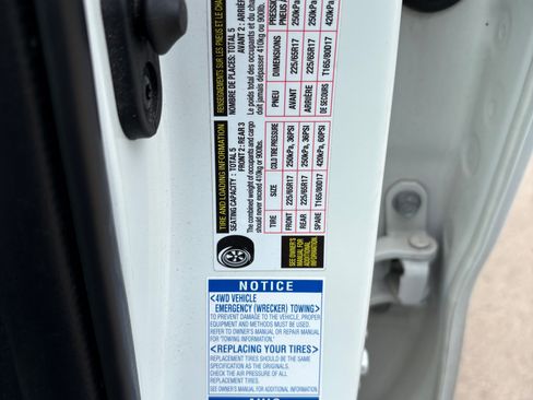 Used 2021 Toyota RAV4 XLE AWD/4WD image 21