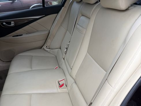 Used 2018 INFINITI Q50 Luxe w/ Essential Package (3.0T Luxe) image 6