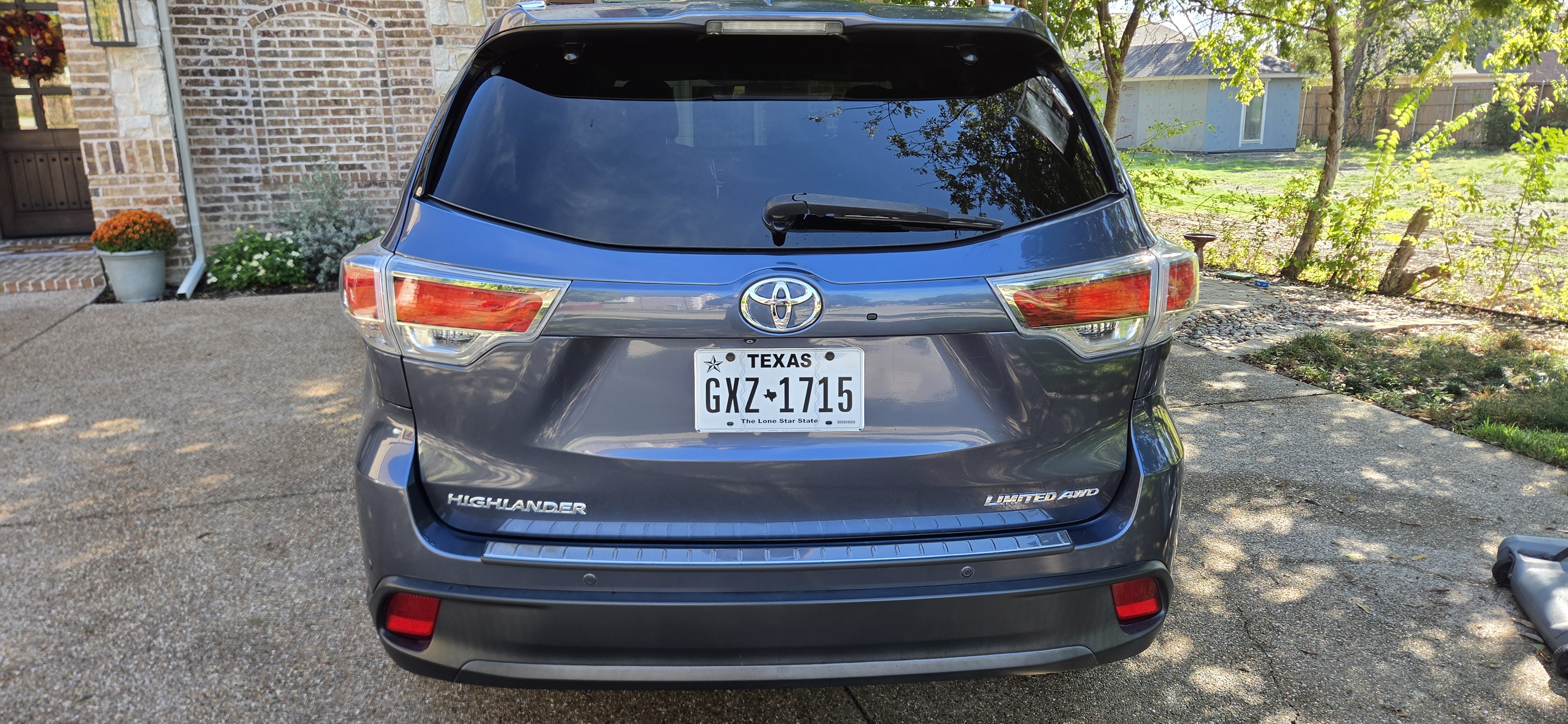Used 2016 Toyota Highlander Limited w/ Driver Technology Package AWD/4WD image 6