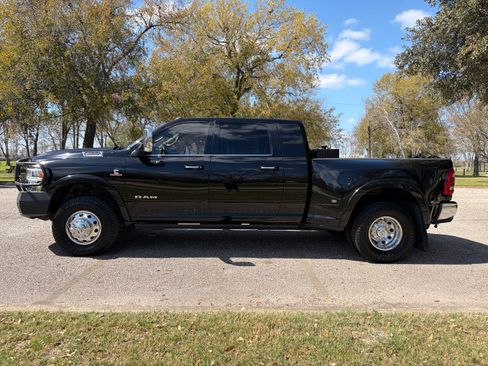 Used 2022 RAM 3500 Laramie image 2