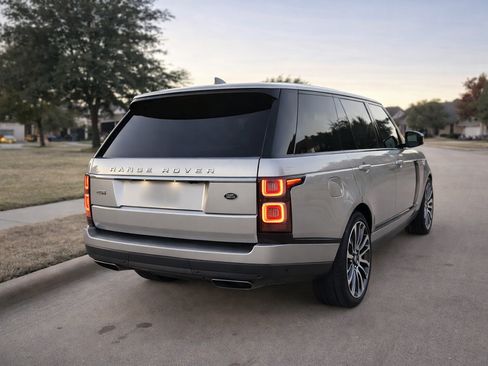 Used 2020 Land Rover Range Rover HSE image 10