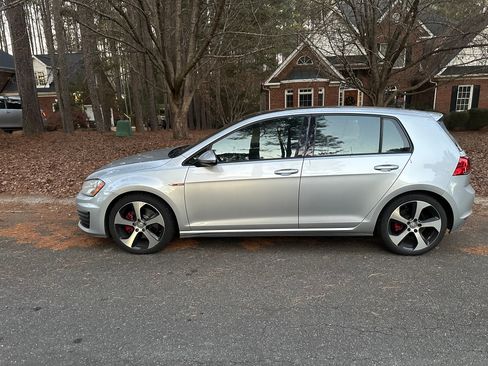 Used 2015 Volkswagen GTI Autobahn image 2