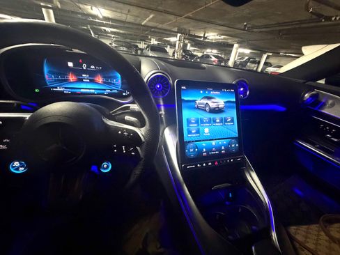 Used 2023 Mercedes-Benz SL 43 AMG SL 43 Roadster 2D w/ Driver Assistance Package image 13