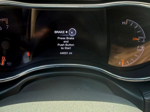 Used 2021 Jeep Grand Cherokee Limited RWD image 15
