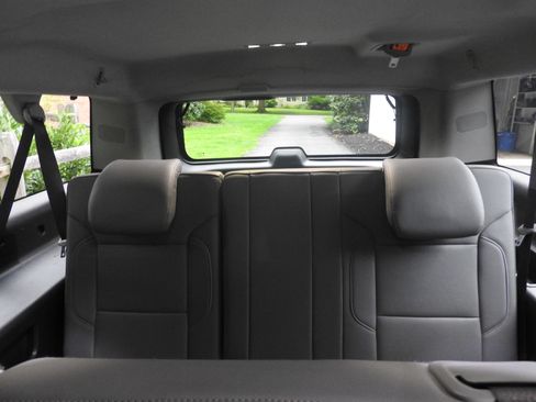 Used 2019 Chevrolet Suburban LT AWD/4WD image 19