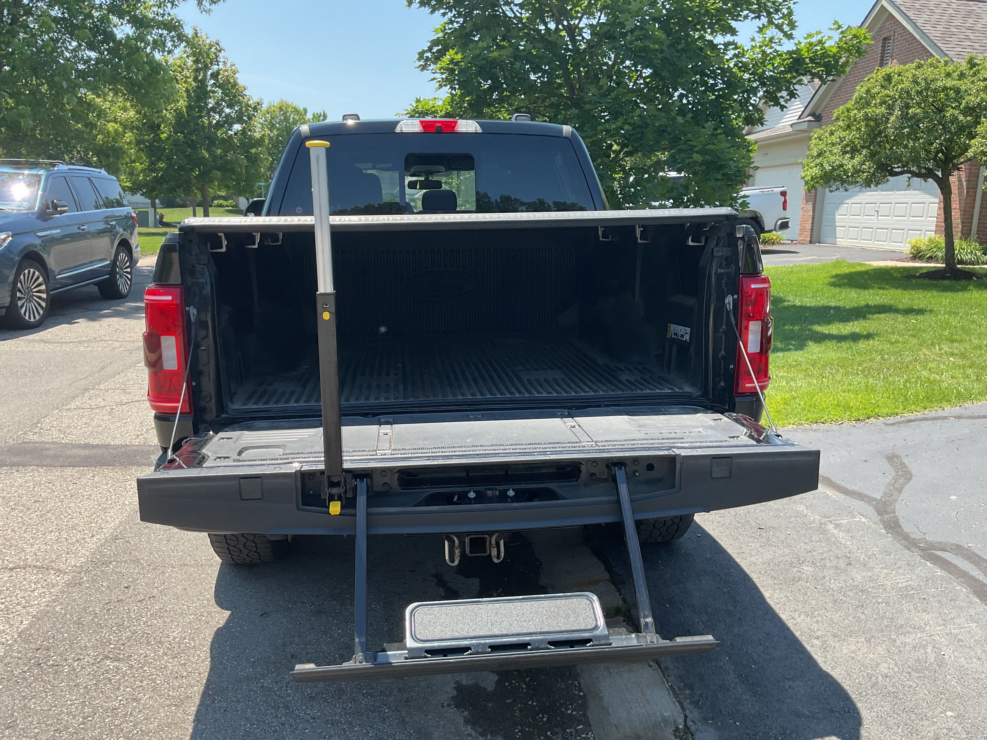 Used 2022 Ford F150 XLT w/ Equipment Group 302A High AWD/4WD image 15