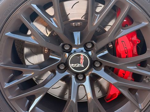 Used 2019 Chevrolet Corvette Z06 RWD image 14