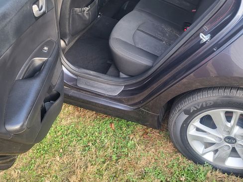 Used 2017 Kia Optima LX image 10